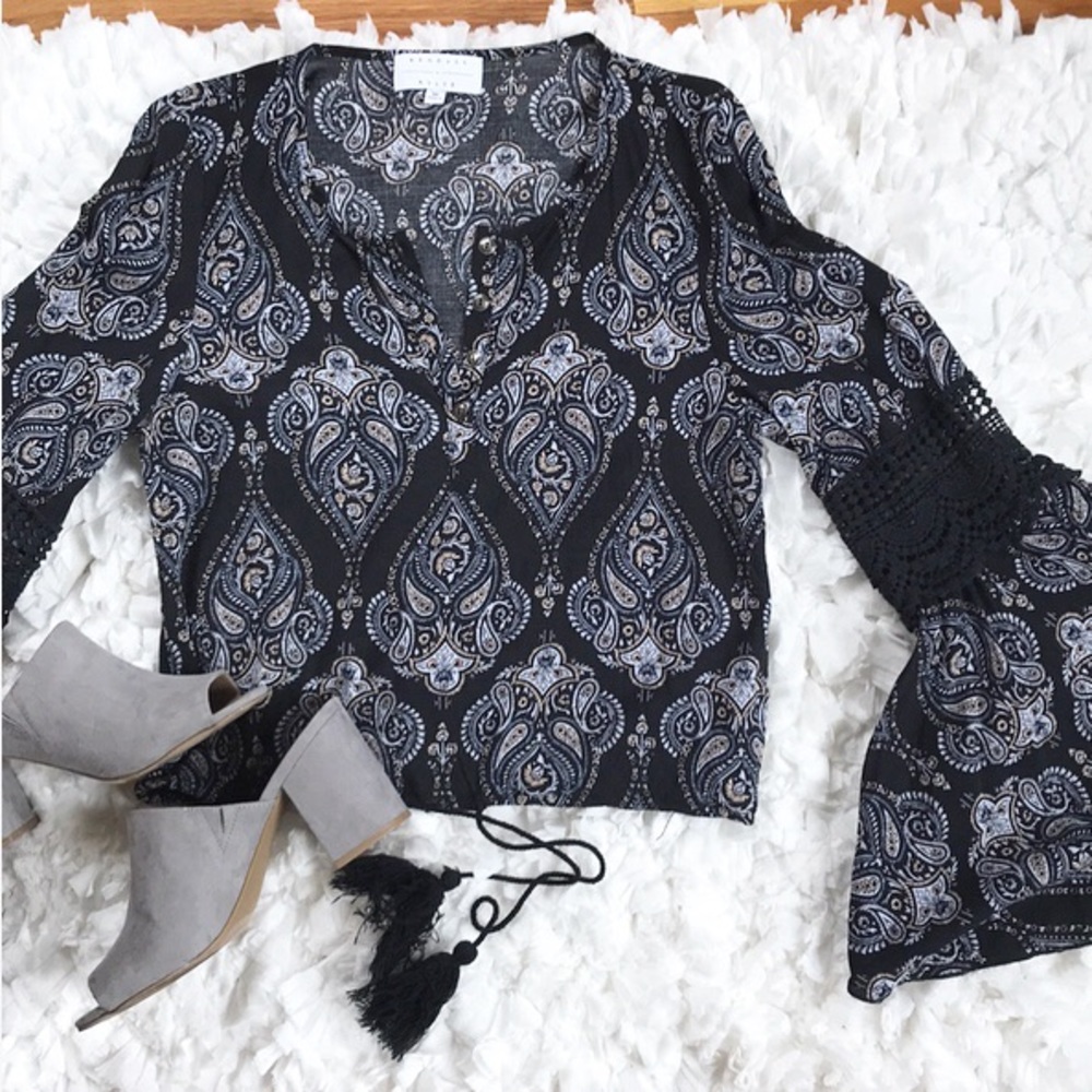 Kendall & Kylie Bell Sleeve Top